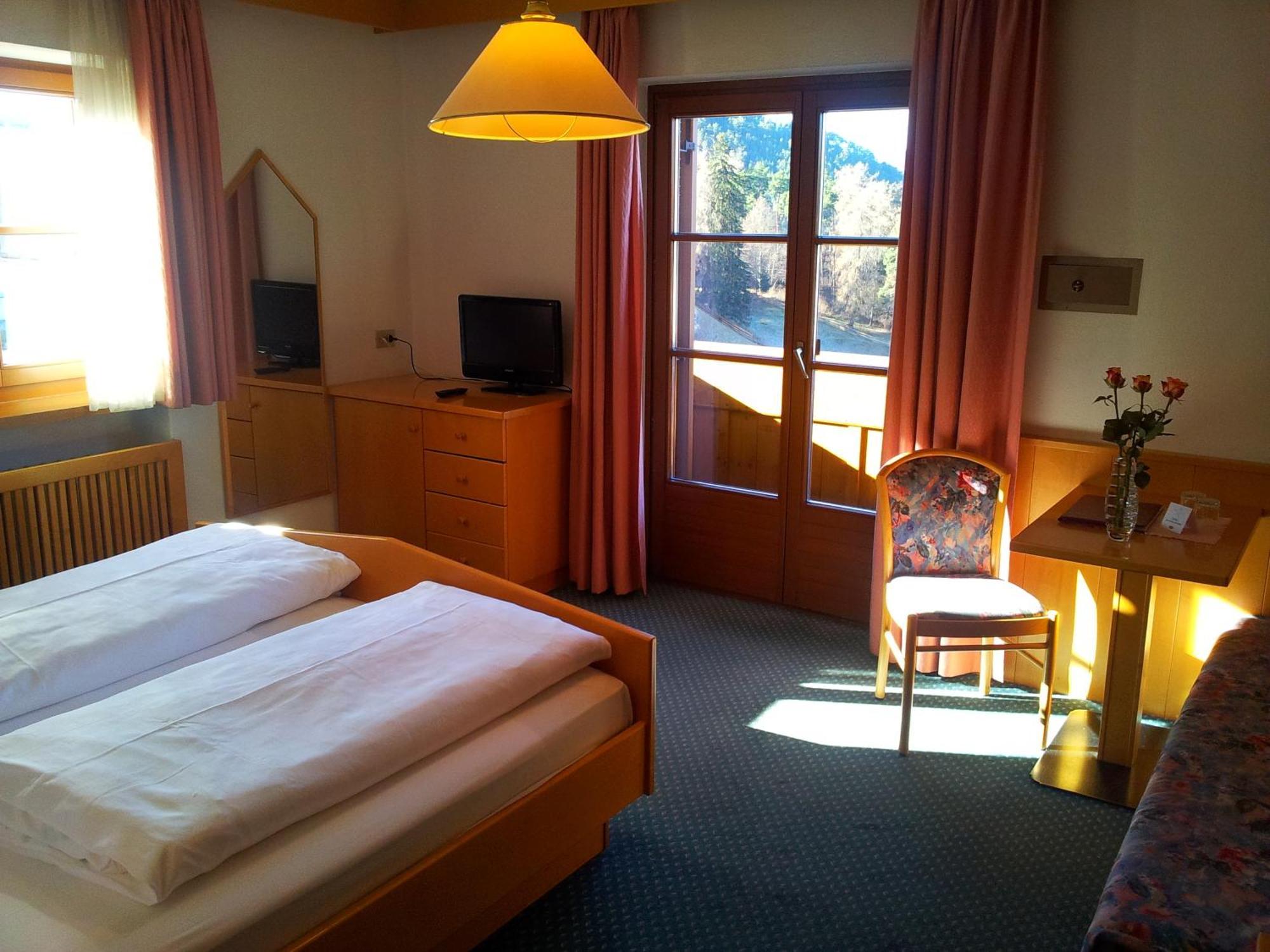Hotel Garni Doris Кастелрото Стая снимка
